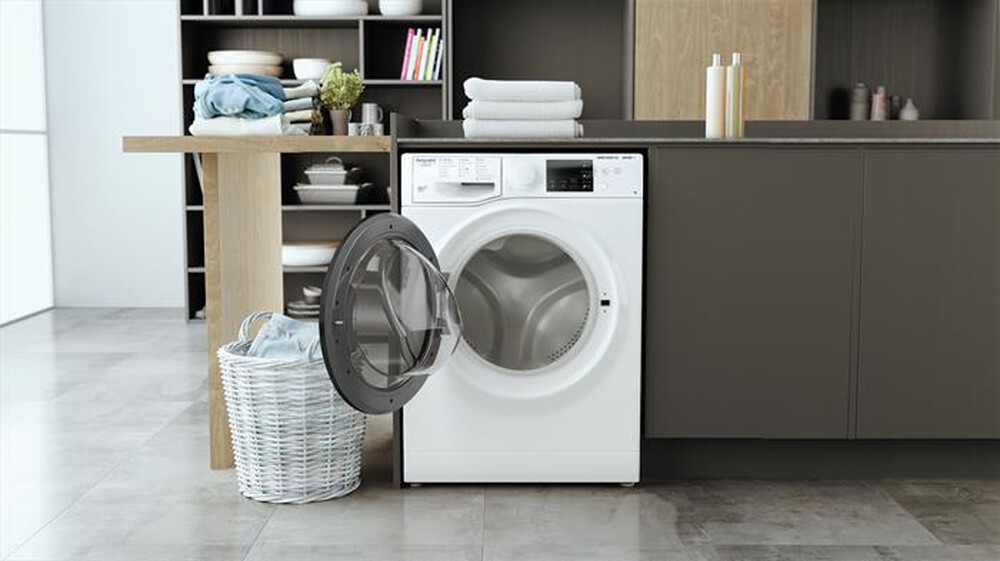 "HOTPOINT ARISTON - Lavatrice RSSG 725 D IT 7 Kg Classe B"