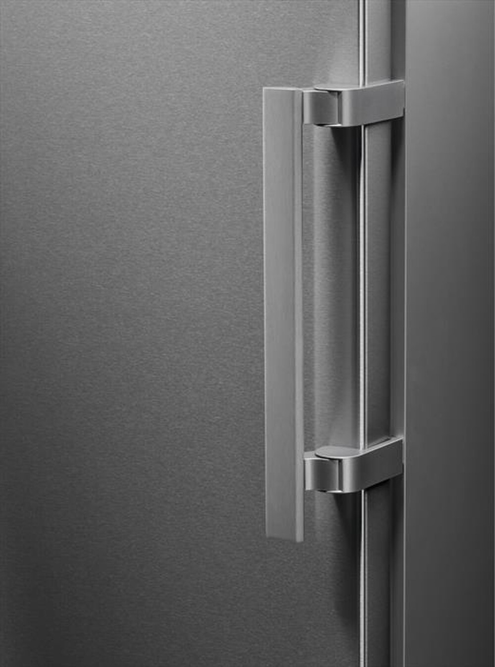 Immagine del prodotto AEG - Congelatore verticale OAG7M281DX Classe D 278 lt-Inox antimpronta