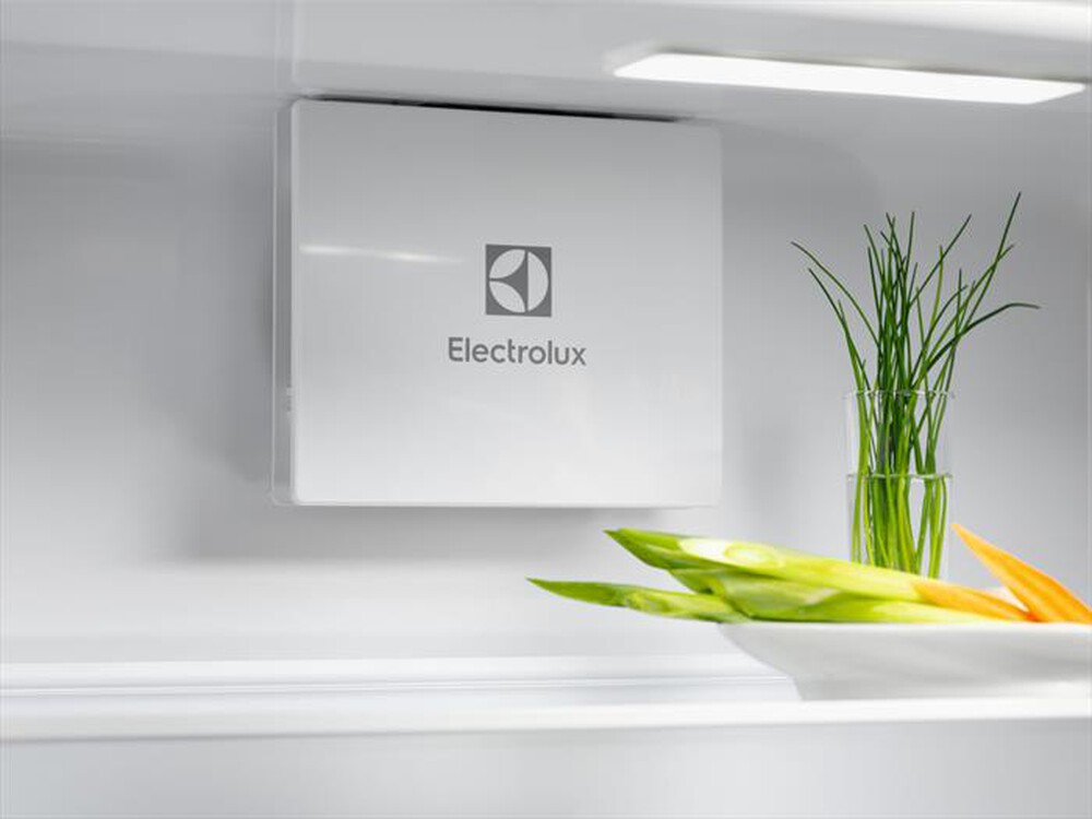 "ELECTROLUX - Frigorifero combinato ENG7TE75S Classe E 376 lt"