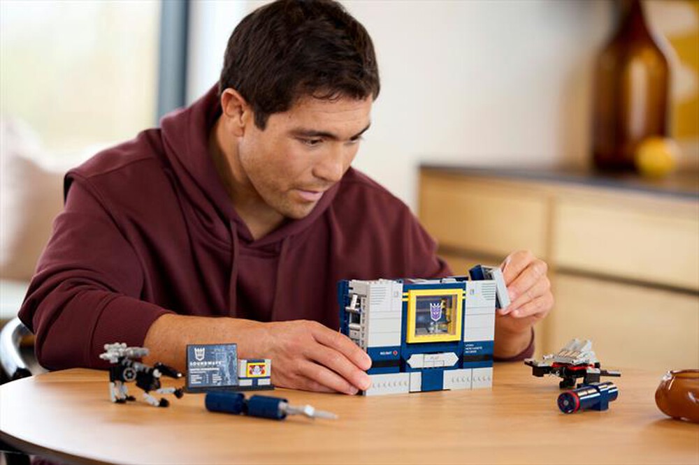 Immagine del prodotto LEGO - ICONS Transformers: Soundwave 10358