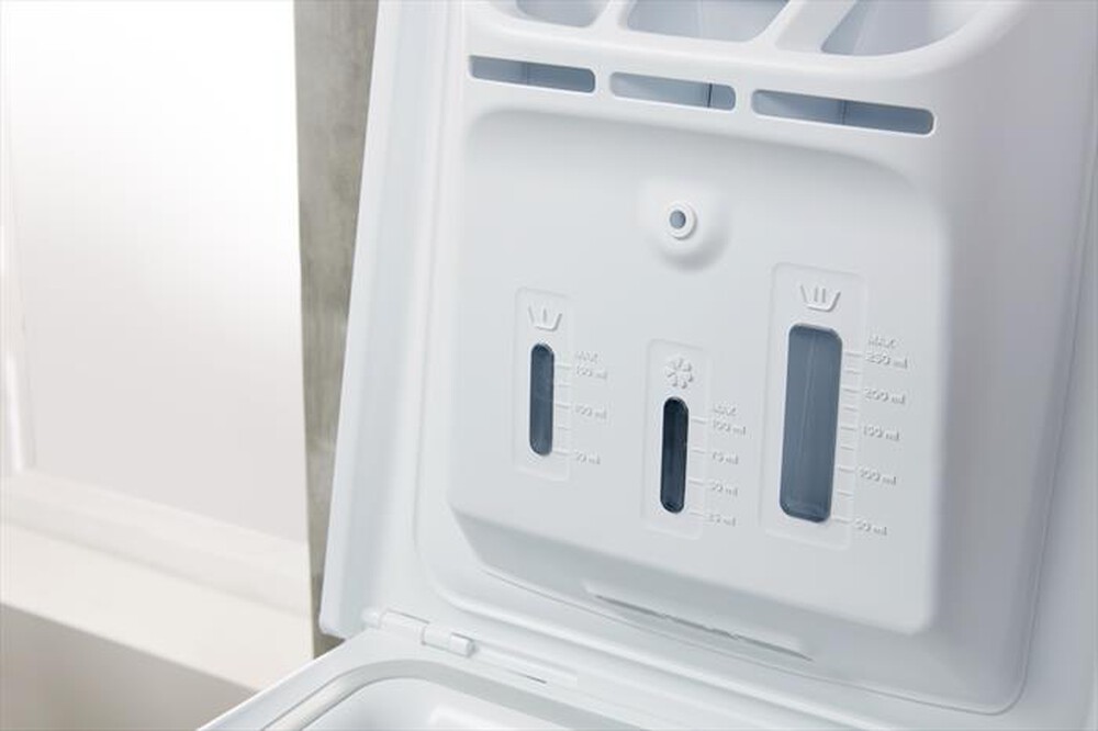"INDESIT - Lavatrice BTW L50300 IT/N 5 Kg Classe D"