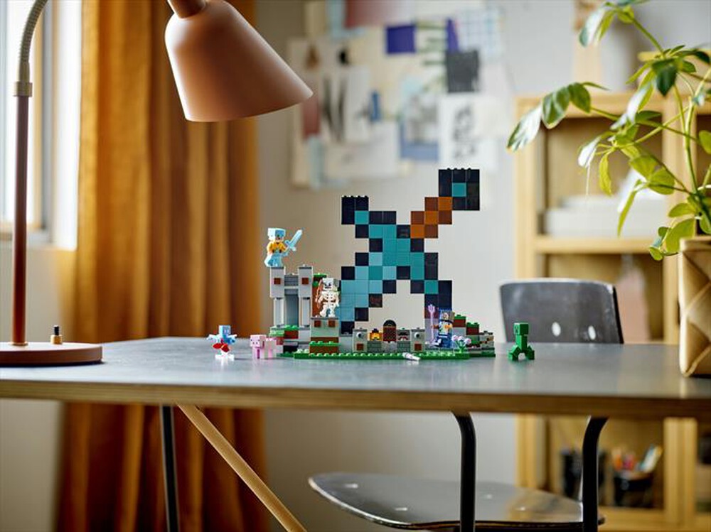 Immagine del prodotto LEGO - MINECRAFT L&rsquo;avamposto della spada - 21244