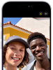 iPhone 17 mostrato di fronte, funzione Inquadratura automatica per le foto in uso