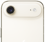 iPhone Air bianco nuvola mostrato da dietro, sistema con fotocamera principale Fusion sul pannello in rilievo nella parte superiore